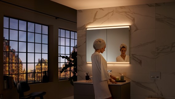 Geberit ONE mirror cabinet with ComfortLight