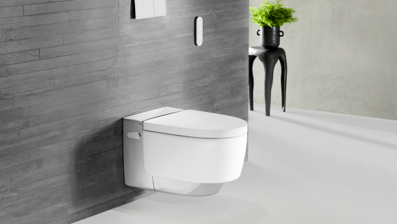 Geberit AquaClean Mera Comfort v chromovém provedení s dálkovým ovládáním Sigma70