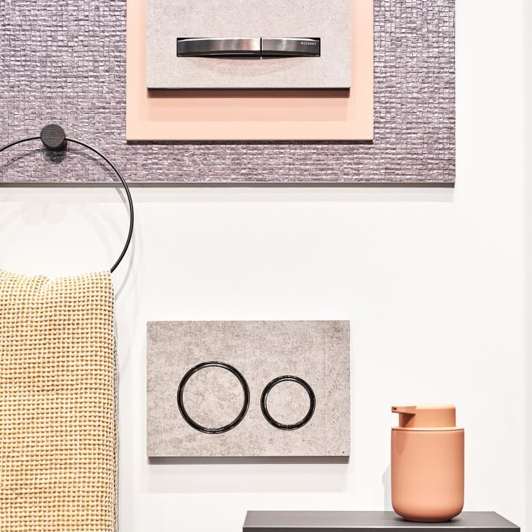 Kombinace materiálů v koupelně vytváří větší útulnost Kombinace materiálů v koupelně vytváří větší útulnost