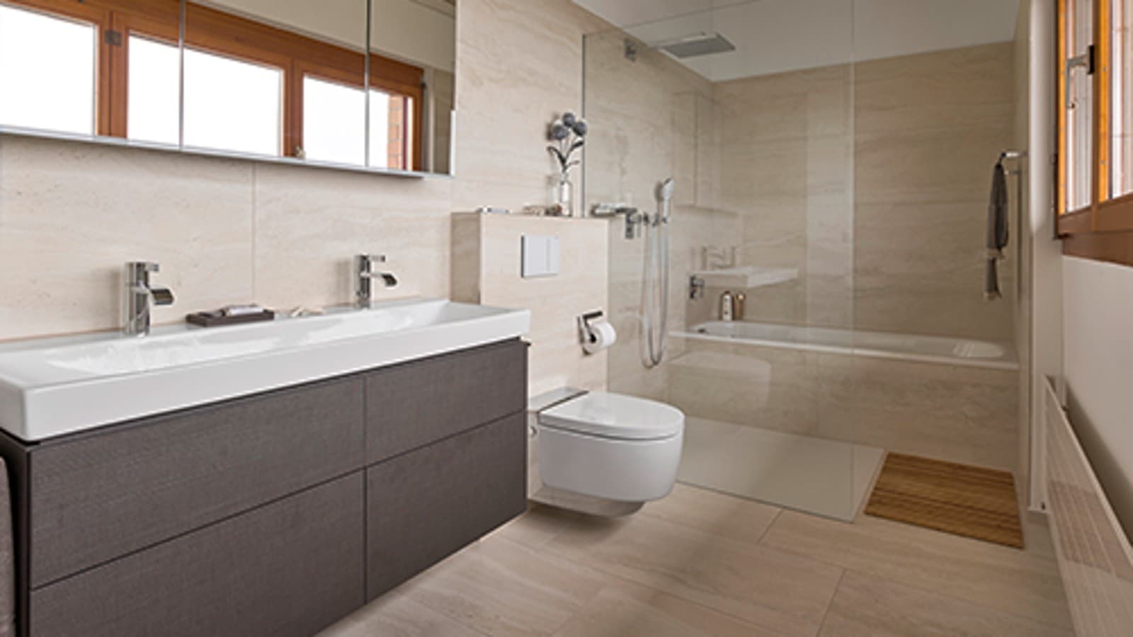 Koupelna se sprchovací toaletou Geberit AquaClean po rekonstrukci Koupelna se sprchovací toaletou Geberit AquaClean po rekonstrukci