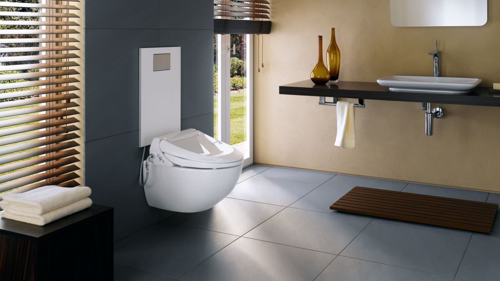 Geberit AquaClean 4000 s designovým panelem Geberit AquaClean 4000 s designovým panelem