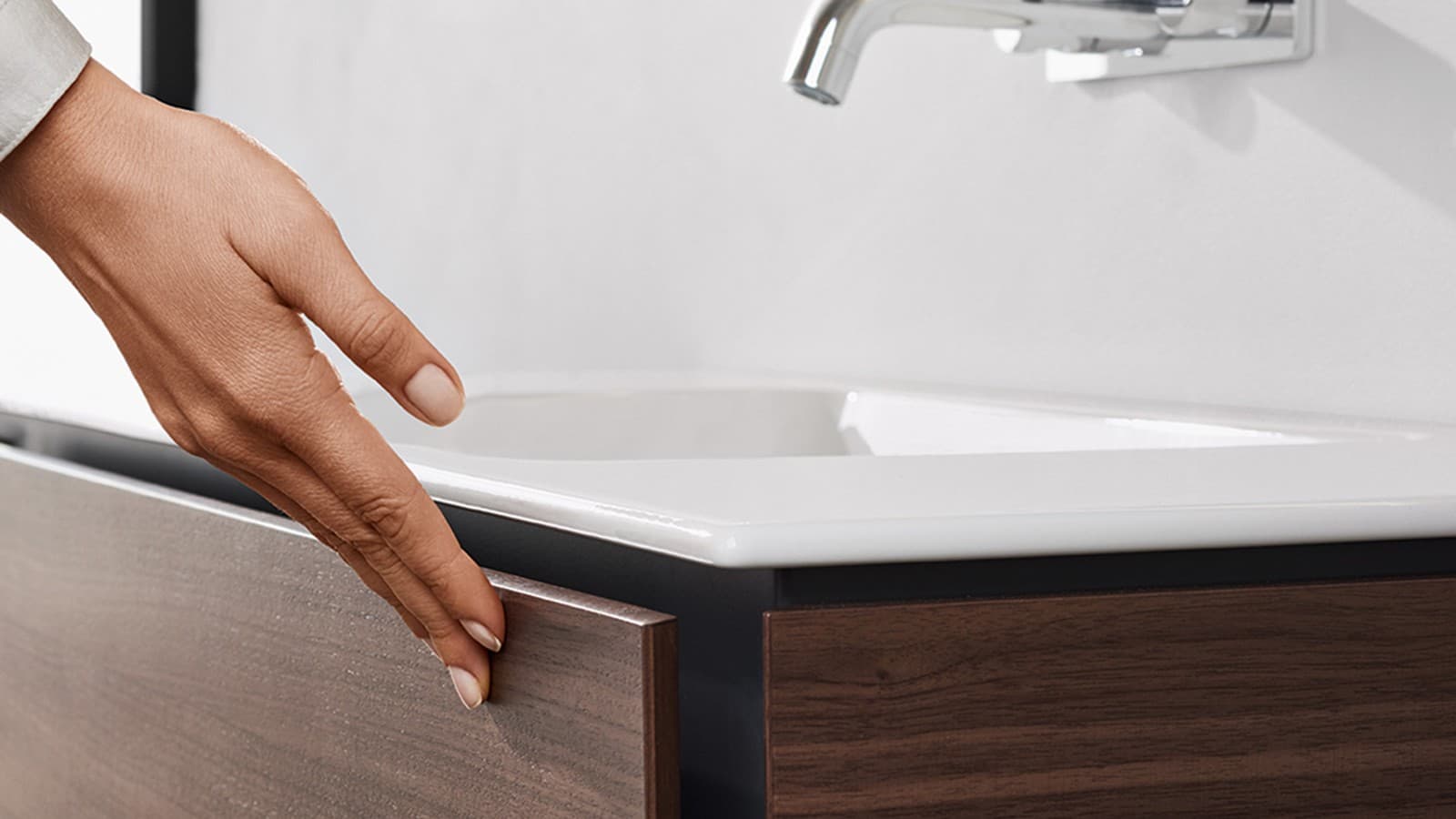 Geberit ONE washbasin with space-saving system Geberit ONE washbasin with space-saving system
